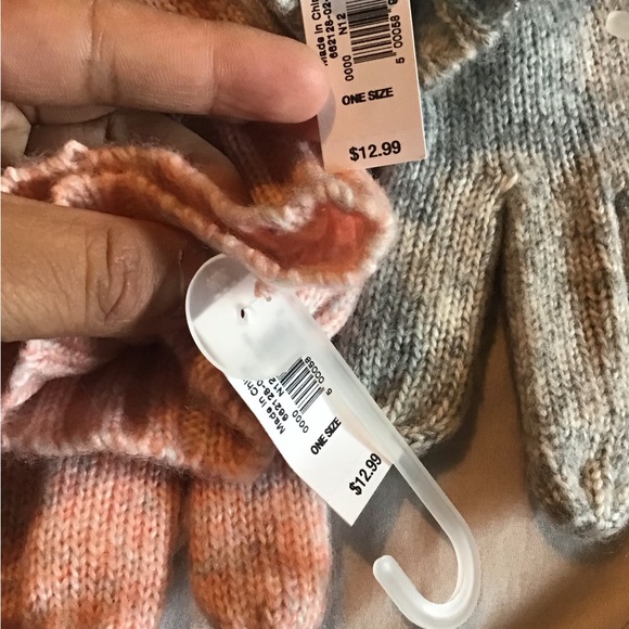 Old Navy lot of two cozy sweater knit gloves for woman NWT - Picture 7 of 9